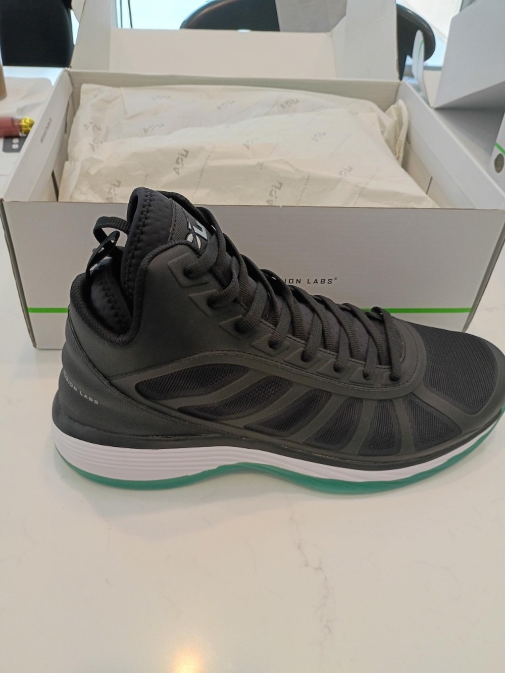 🔥Mens Concept Boomer size 14 NIB